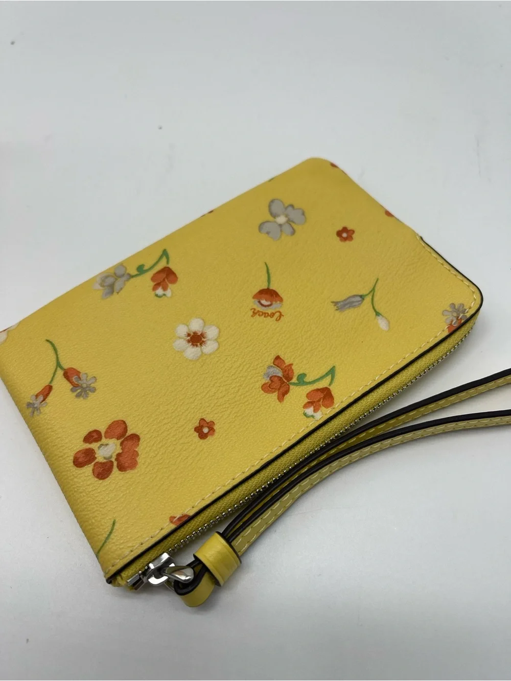 Coach Corner Zip Wristlet With Mystical Floral Print C8701
NWT - Picture 8 of 16